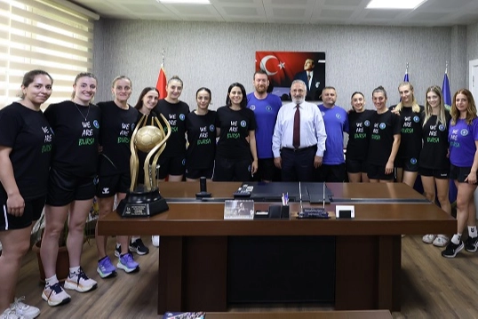 Bursa Büyükşehir Belediyespor Kadın Hentbol’da imzalar atıldı