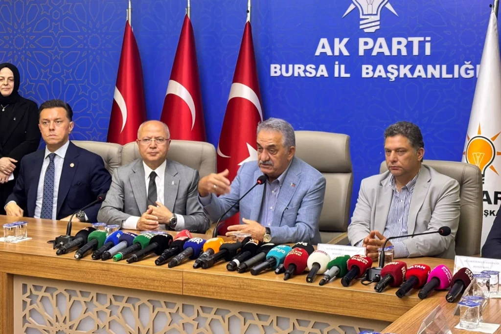 Hayati Yazıcı Bursa’da… Türkiye’nin küresel vizyonunu Bursa’dan değerlendirdi