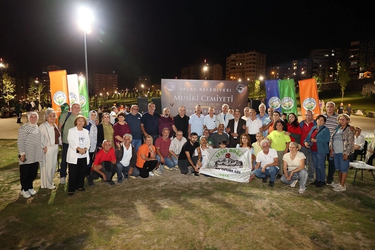 Kayseri Talas Millet Bahçesi’nde keyifli akşam