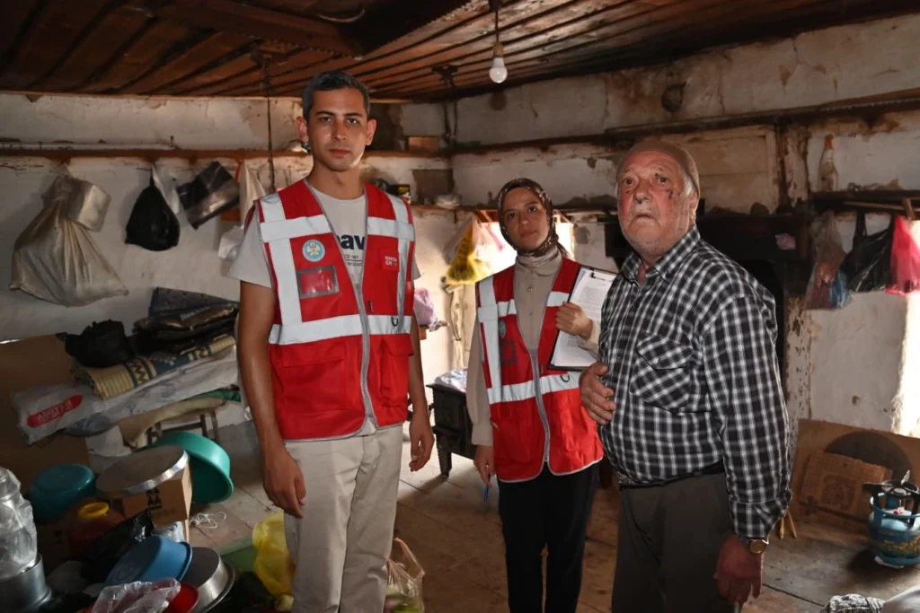 Manisa Büyükşehir’den deprem mağdurlarına yardım eli