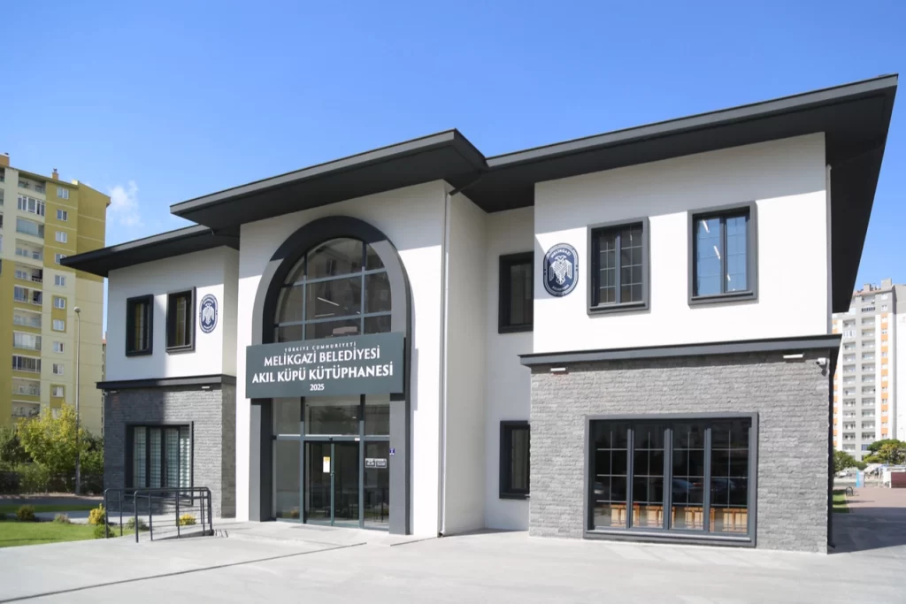 Akıl Küpü Kütüphanesi’ne yenisi ekleniyor