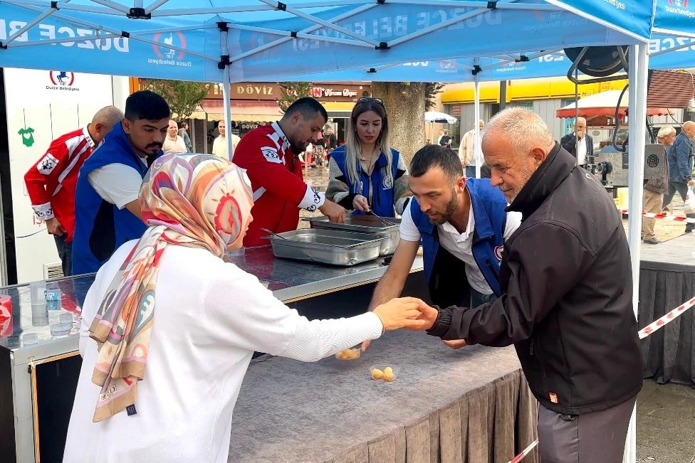 Düzce Belediyesi’nden 19 Eylül’e özel lokma ikramı