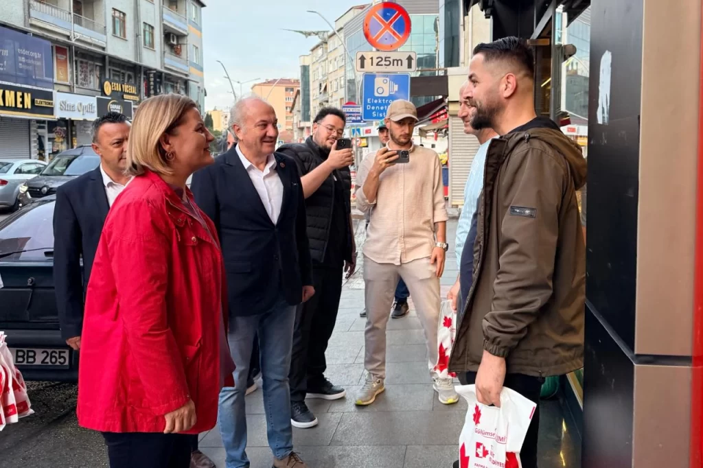 İzmit’te Başkan Hürriyet güne emekçilerle başladı