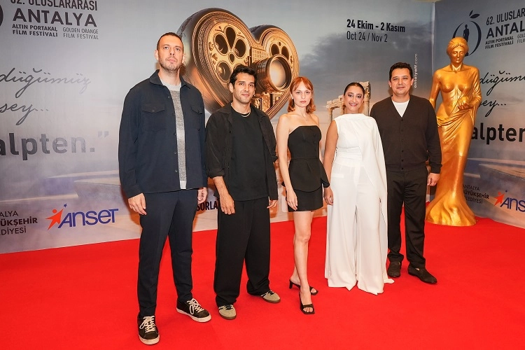 Altın Portakal’da ilk gala: Gelin Takımı 2