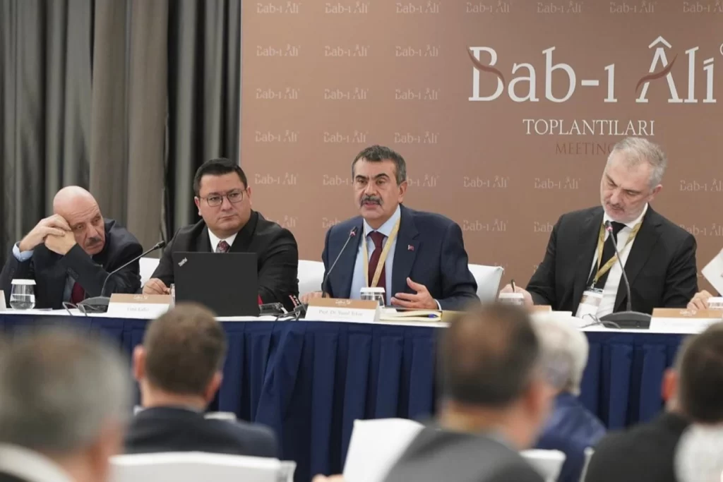 Bakan Tekin ‘Bab-ı Ali Toplantılarının’ konuğu oldu
