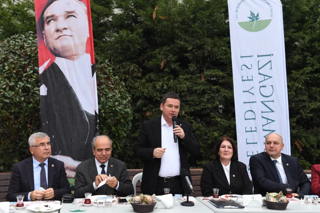 Bursa Osmangazi’de Başkan Aydın 1,5 yılda 35 mahalleyle buluştu