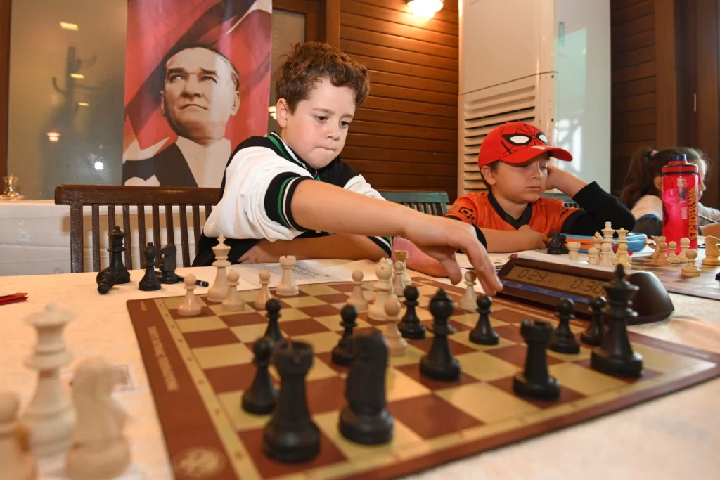 Bursa Osmangazi’de Cumhuriyet ruhu satranç turnuvasıyla canlandı