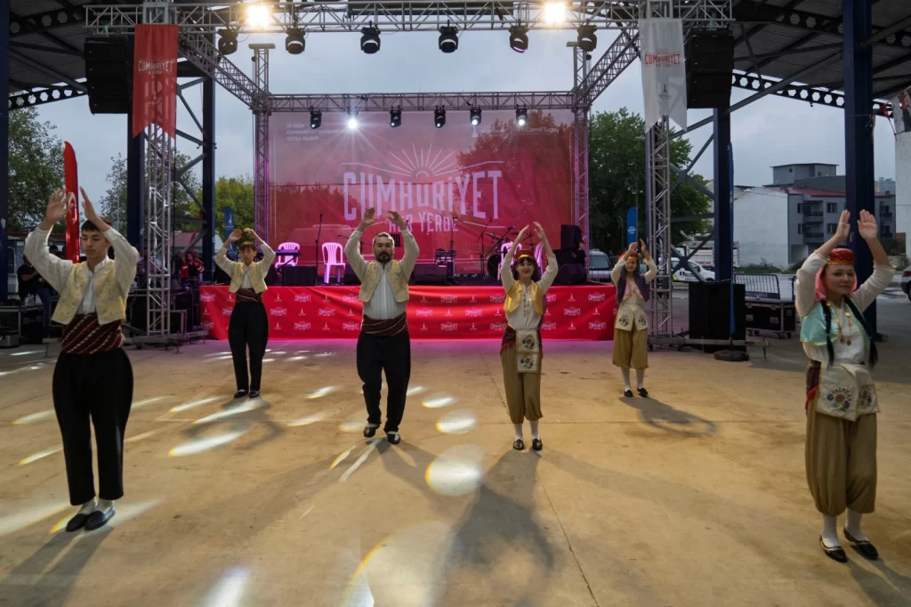 İzmir’de Cumhuriyet coşkusu Kiraz’da