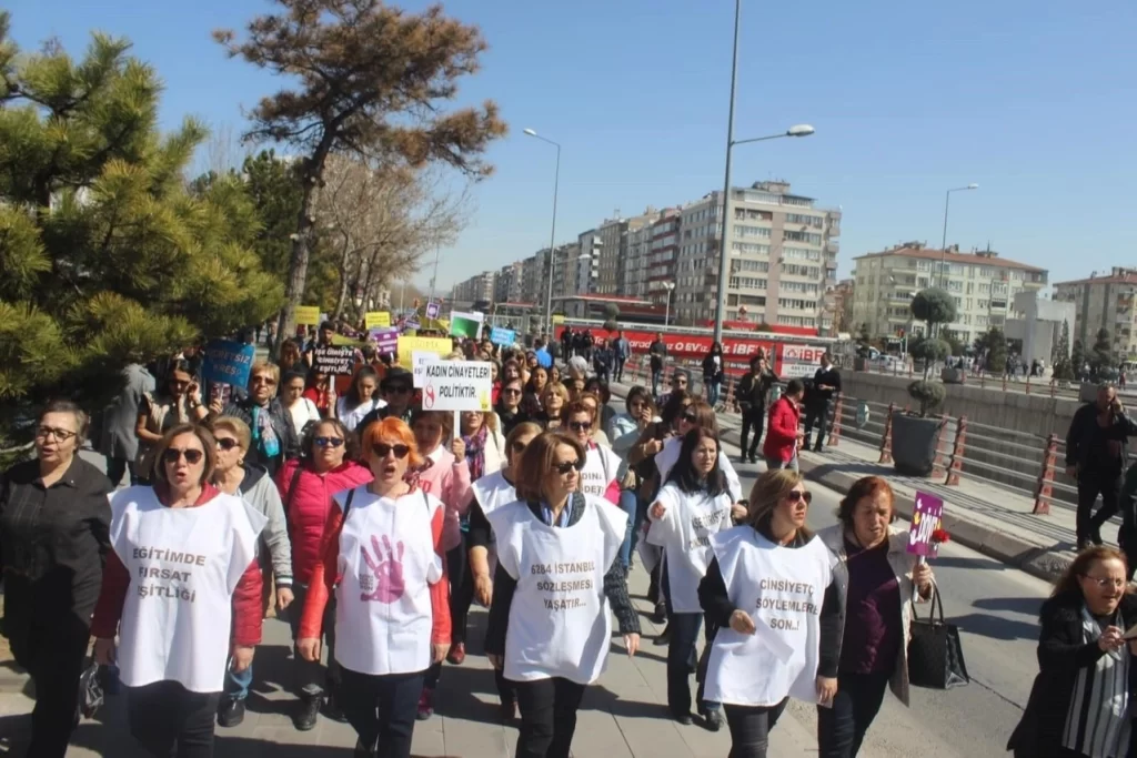 Kadın İşbirliğini Geliştirme Derneği’nden ‘cinayet’ mesajı