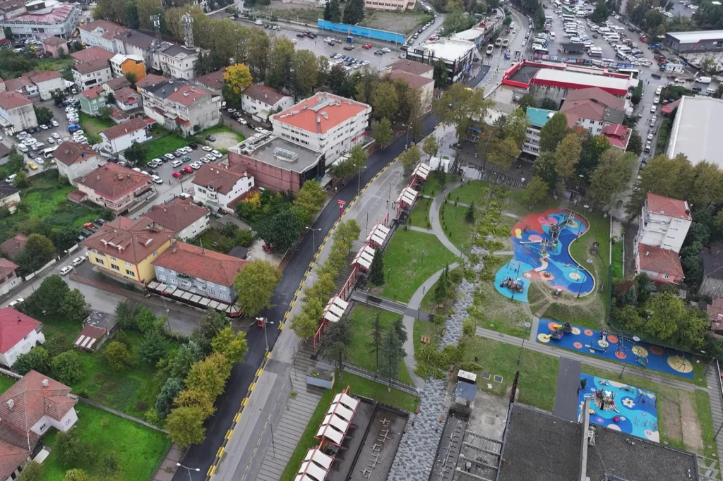 Sakarya’da Hendek’in kalbi Şehit Gaffar Okkan Bulvarı’na Büyükşehir dokunuşu
