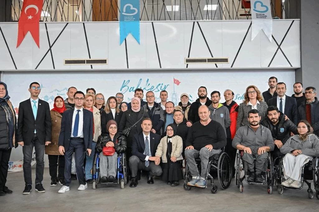 ”Balıkesir’de engelleri kaldırmak boynumun borcu”