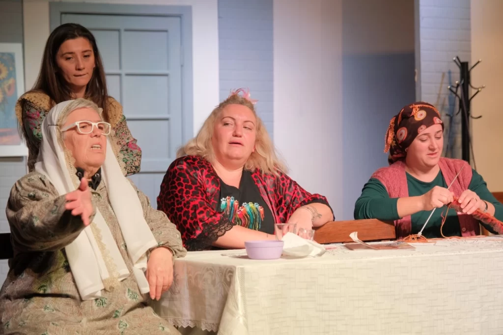 Bursa İnegöl’de ‘Kadın Sığınağı’na gala gösterisi