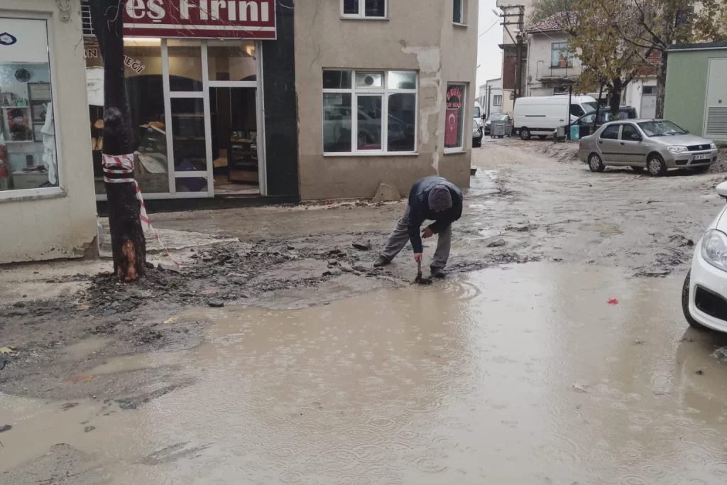 Keşan’da Uğur Mumcu Caddesi esnafı dert küpü